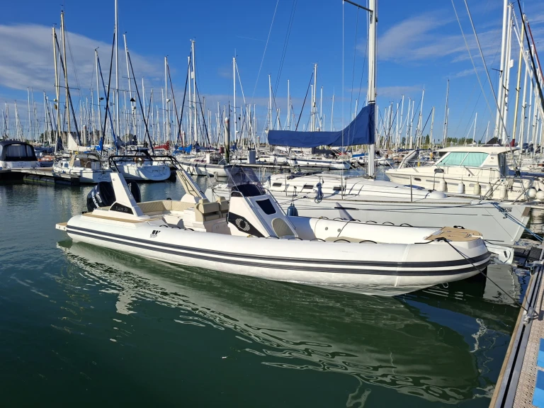 Boat rental Tiger Topline 950 in Sainte-Maxime on Samboat