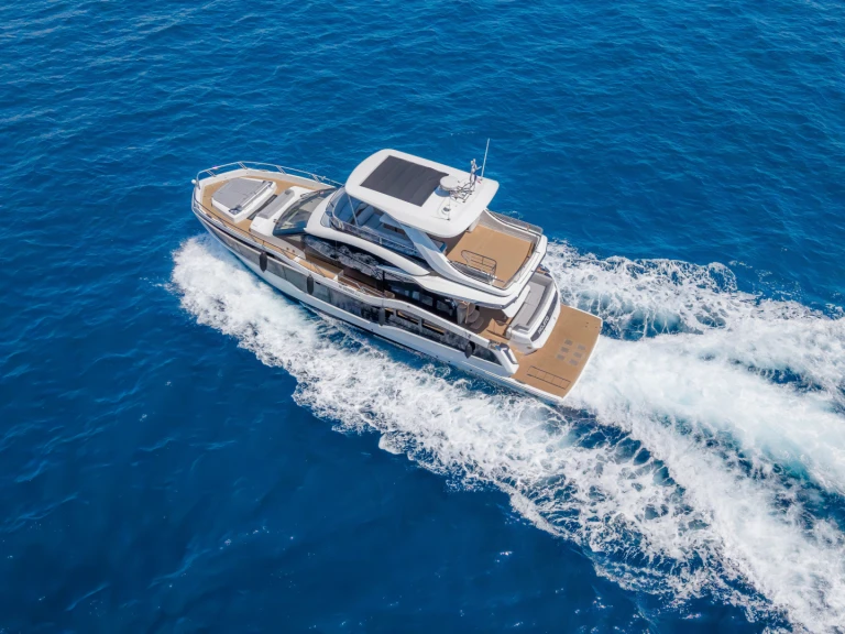 Gaelon 560 fly charter bareboat or captained in  Saint-Raphaël