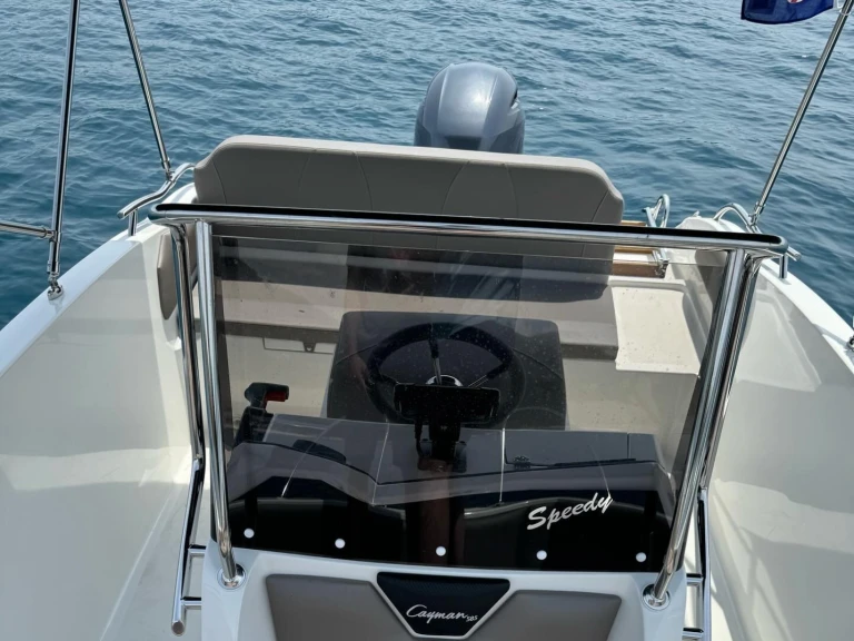 Boat rental speedy Cayman 585 in Trogir on Samboat