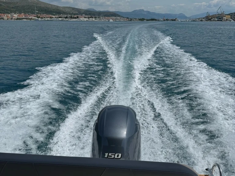 Motorboat rental with or without captain speedy Trogir