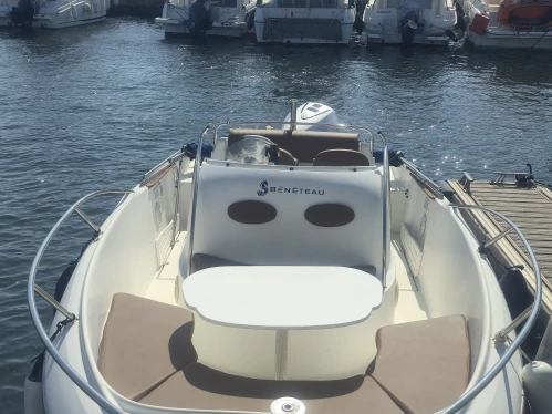 Motorboat rental in Ayguade-Ceinturon - Bénéteau Flyer 650 Open