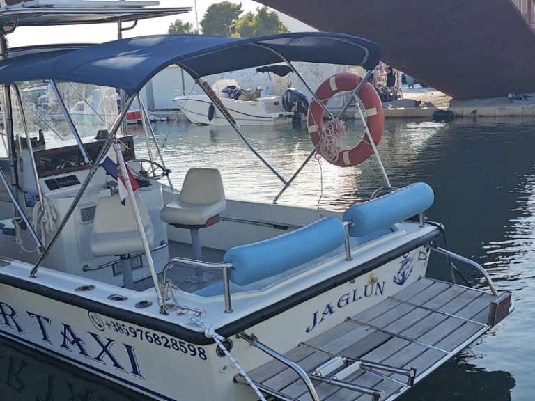 Boat rental Nautique Correct Craft Ski Nautique 196 in Trogir on Samboat