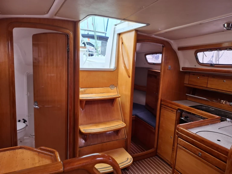 Rent a Bavaria Bavaria 33 Cruiser Trogir