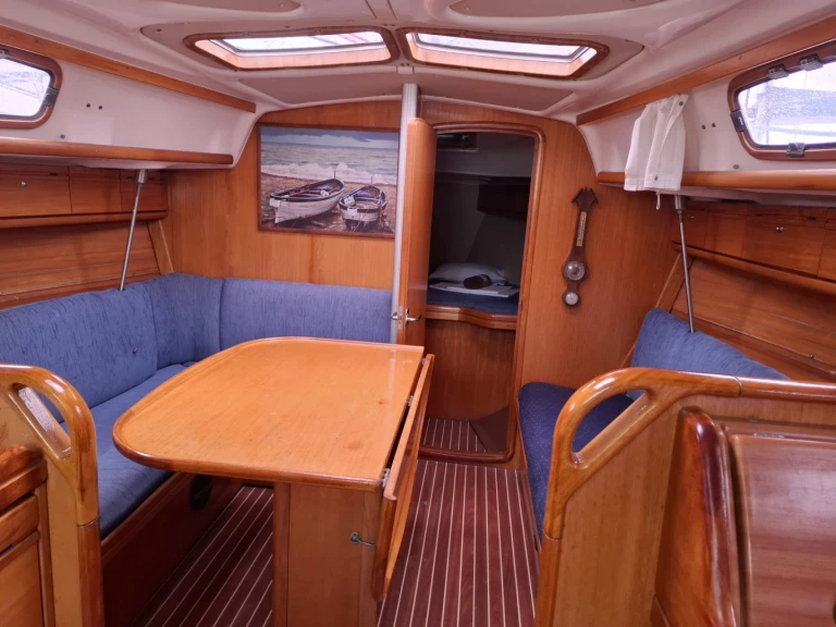 Yacht charter Trogir cheap Bavaria 33 Cruiser