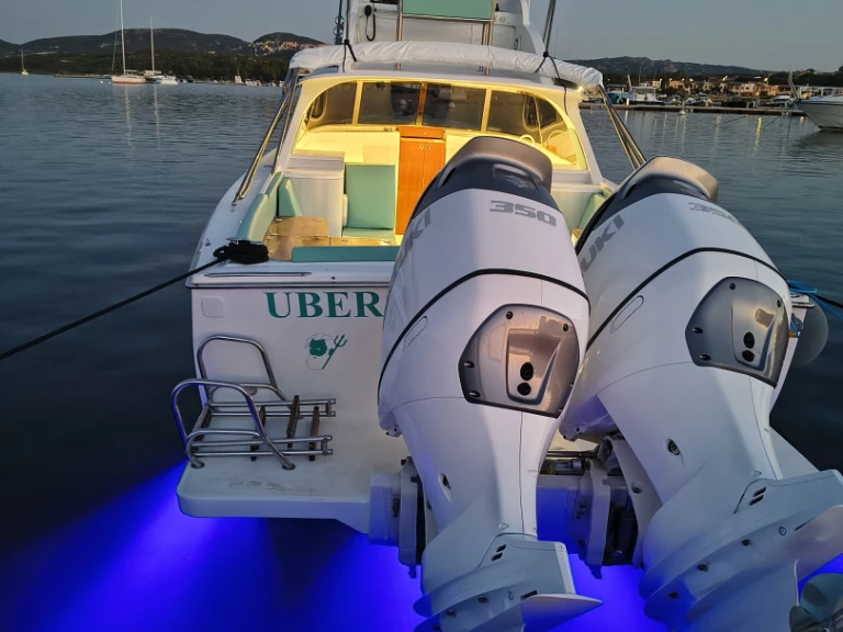 Motorboat rental with or without captain Bertram Porto Pozzo