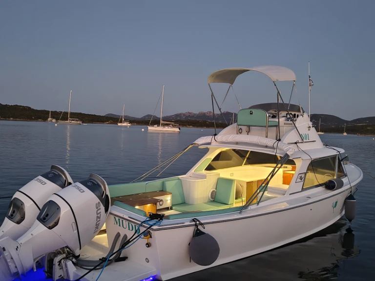 Motorboat for rent Porto Pozzo at the best price