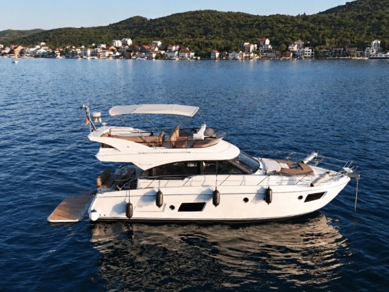 Motorboat rental with or without captain Bavaria Tivat