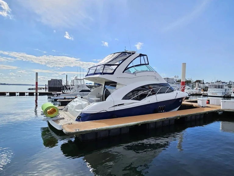 Rent a Cruisers Yacht 447 New York (City)