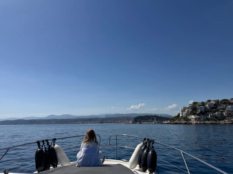 Bareboat Rental Motorboat Jeanneau with a boat licence