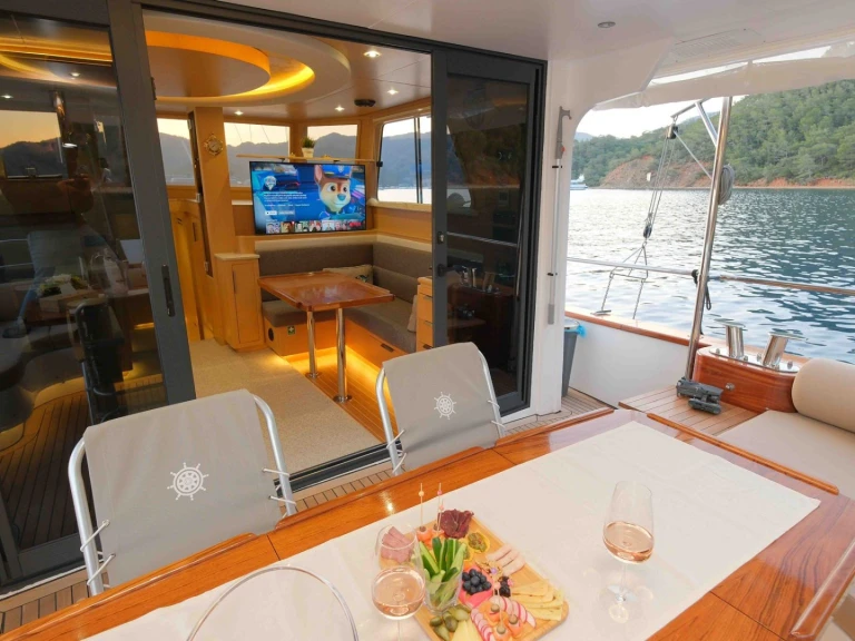 Luxury Yacht for rent Göcek at the best price