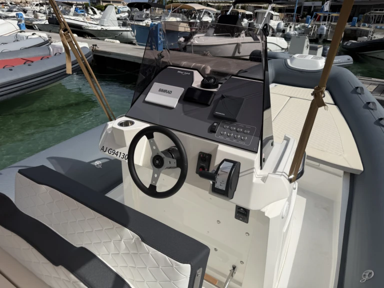 Rent a MAR SEA MAR SEA 180 Porto Pollo