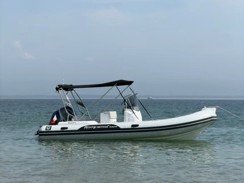 Bareboat Rental RIB Capelli with a boat licence