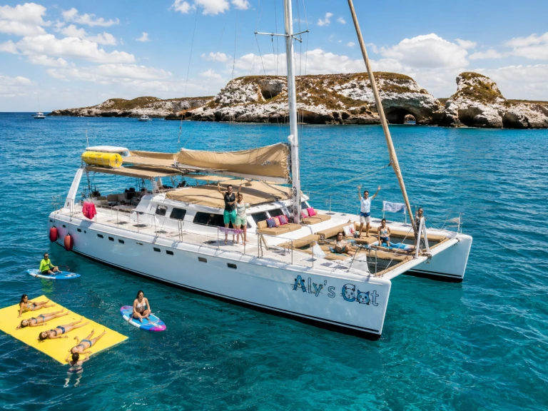 Catamaran rental in Cruz de Huanacaxtle - Custom Made custom