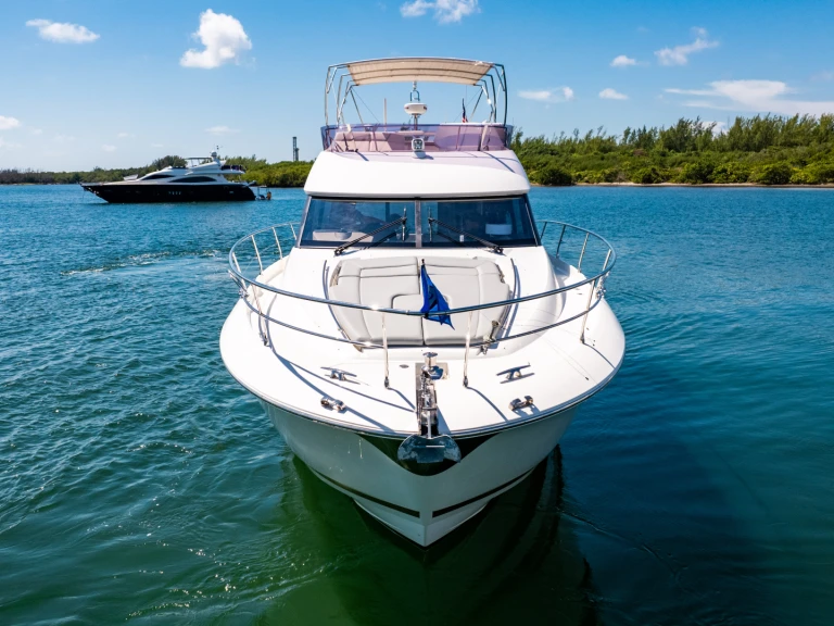 Luxury Yacht for rent Miami Beach at the best price