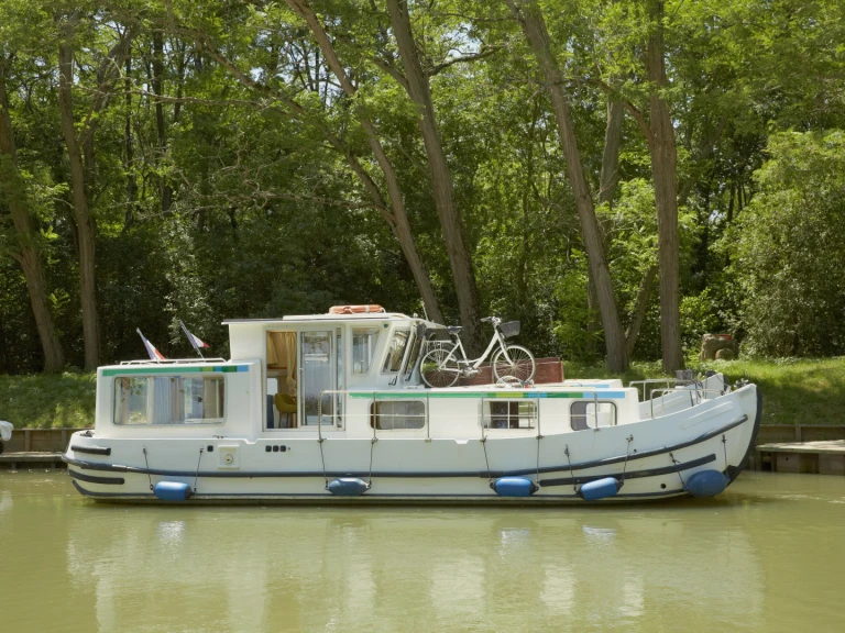 Houseboat rental in Joigny - Pénichette Pénichette 935 W