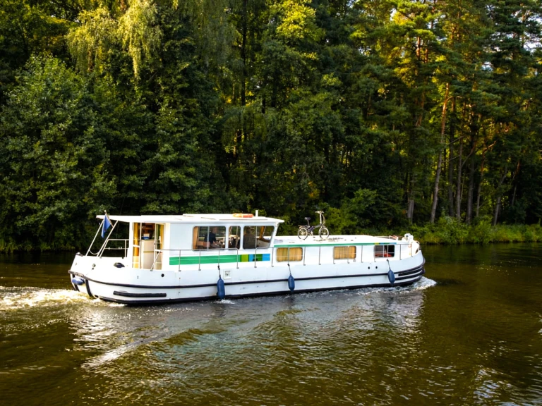 Boat rental Pénichette Pénichette 1500R in Joigny on Samboat