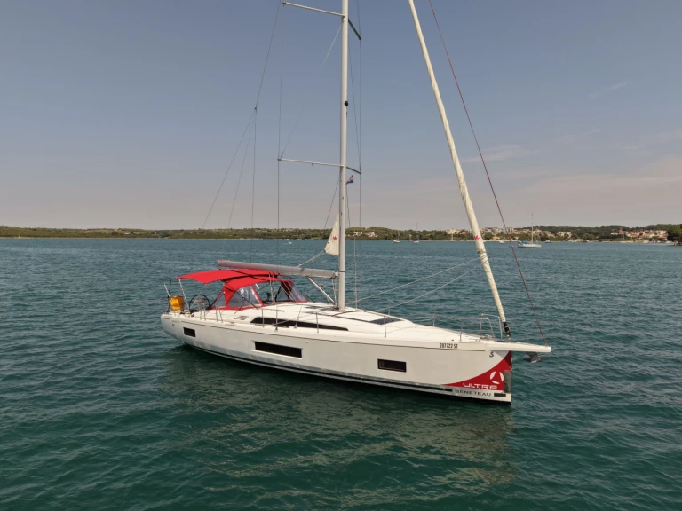 Bénéteau Oceanis 46.1 charter bareboat or captained in  Pomer