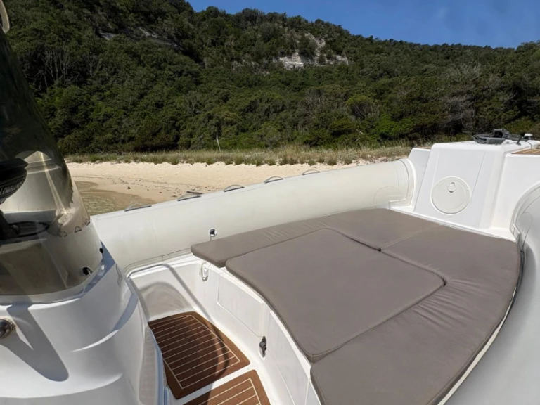 Rent a Capelli Tempest 770 Bonifacio