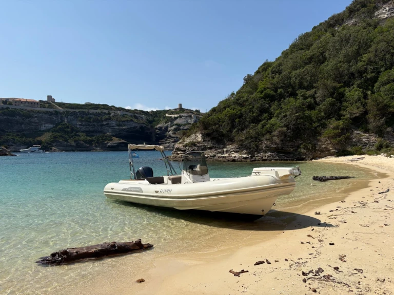 Yacht charter Bonifacio cheap Tempest 770