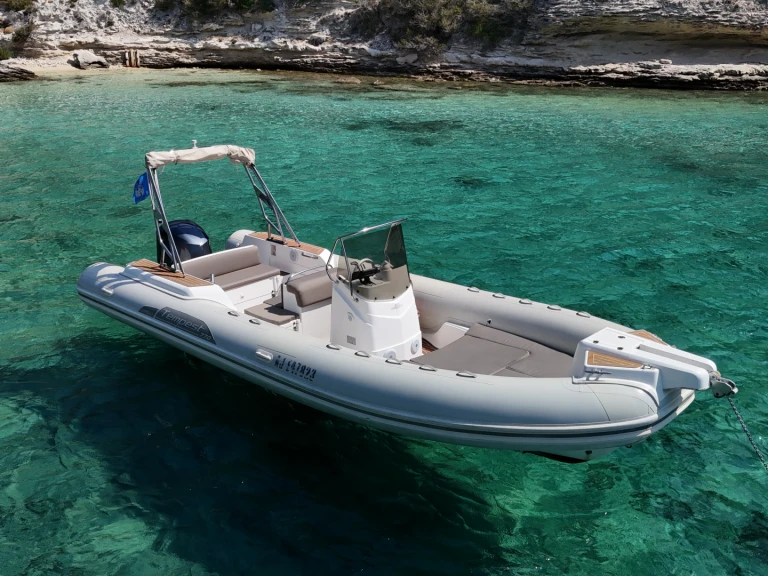RIB rental in Bonifacio - Capelli Tempest 770