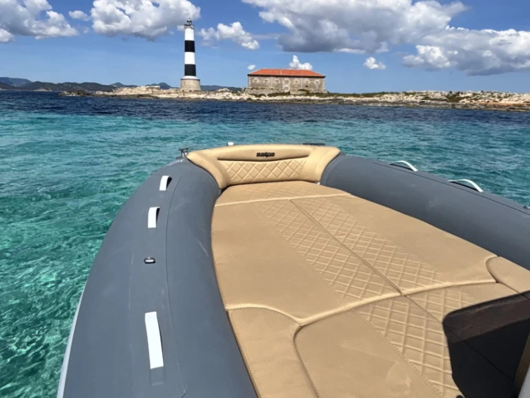Bareboat Rental Motorboat Zodiac-NZO 760 with a boat licence