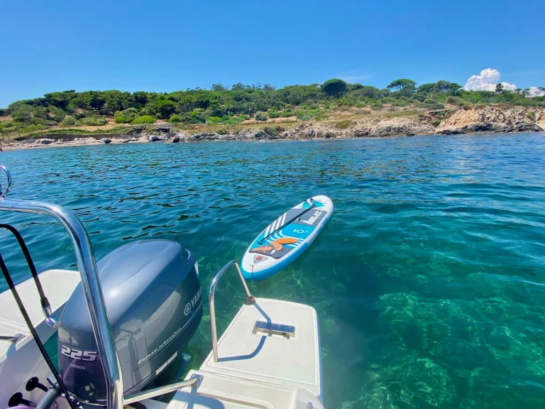 Yacht charter Port Cogolin cheap Cap Camarat 7.5 WA Serie 2