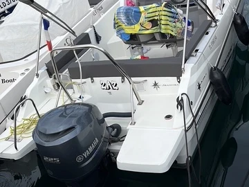 Motorboat rental in Port Cogolin - Jeanneau Cap Camarat 7.5 WA Serie 2
