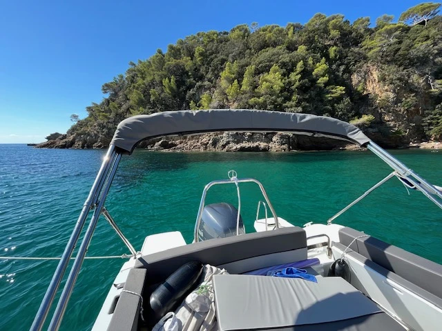 Motorboat rental with or without captain Jeanneau Port Cogolin
