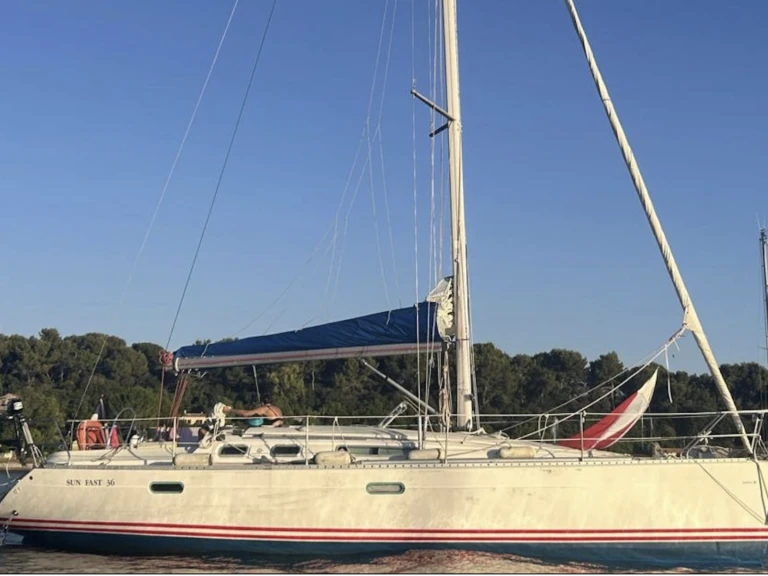 Rent a Jeanneau Sun Fast 36 Hyères
