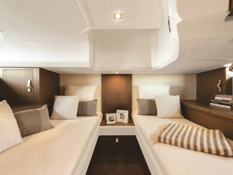 Motorboat for rent Mandelieu-la-Napoule at the best price