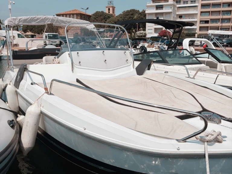 Boat rental Bénéteau Flyer 6.6 SUNdeck in Sainte-Maxime on Samboat