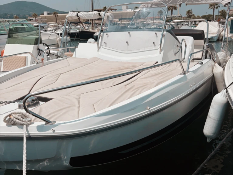 Motorboat rental with or without captain Bénéteau Sainte-Maxime