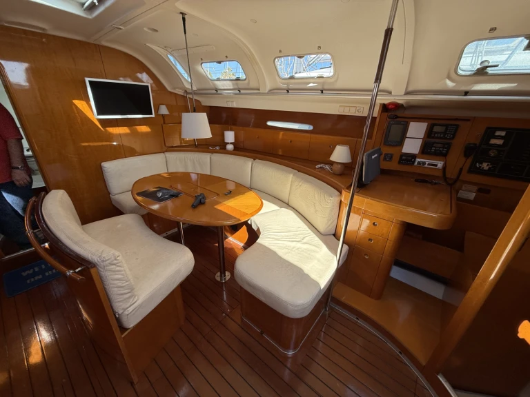 Bénéteau First 42 S7 charter bareboat or captained in  Saint-Cyprien