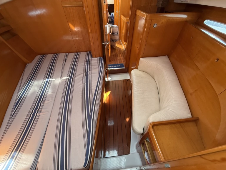 Bénéteau First 42 S7 in Saint-Cyprien on SamBoat