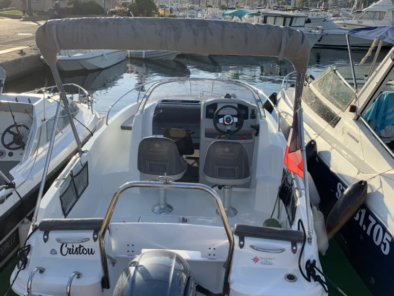 Jeanneau Cap Camarat 5.5 WA Serie 2 charter bareboat or captained in  Cavalaire-sur-Mer