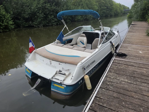 Boat rental Four Winns Sundowner 195 in Armentières on Samboat