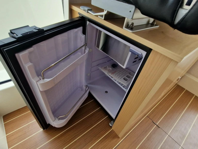 Rent a Ocqueteau Ostrea 700 Cherbourg-en-Cotentin