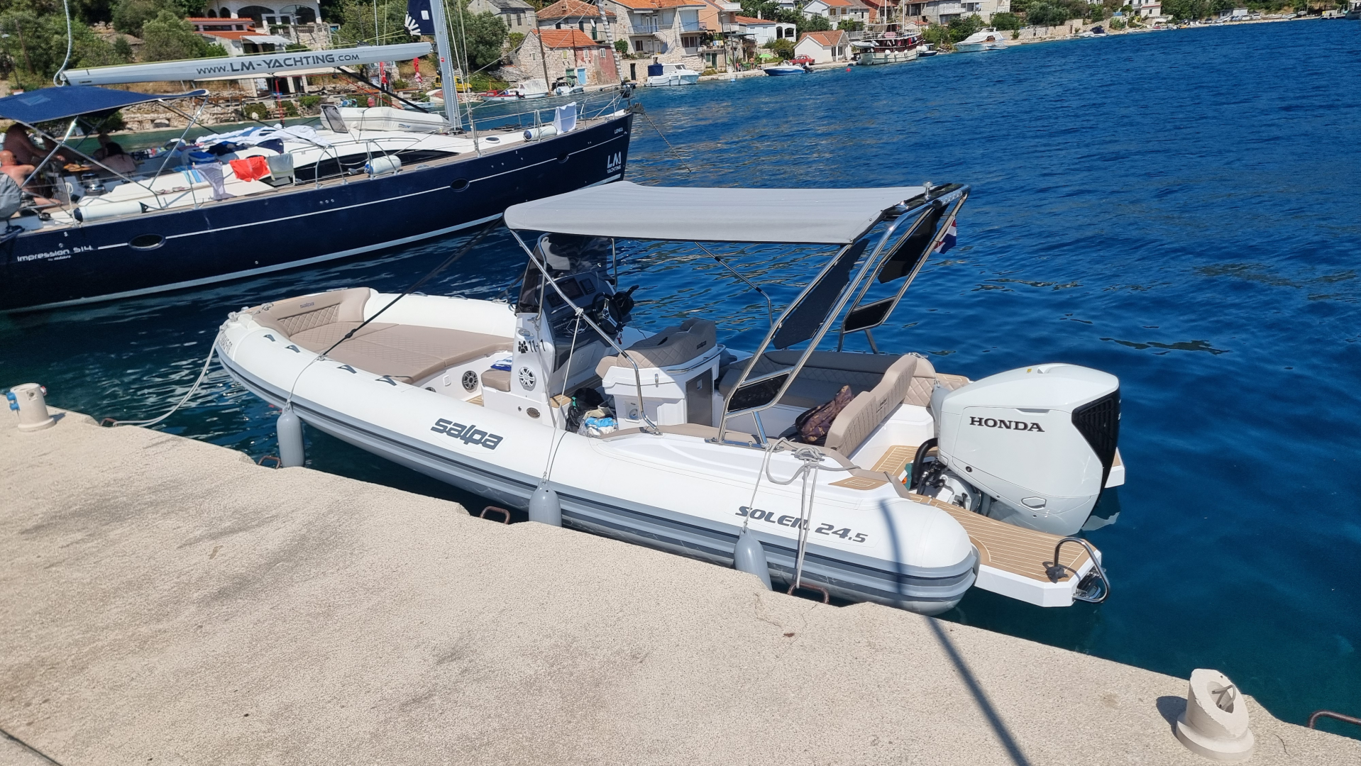 Rent a Salpa Soleil 24.5 Trogir