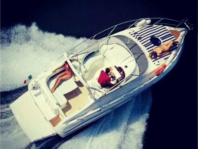 Motorboat for rent Sarzana at the best price
