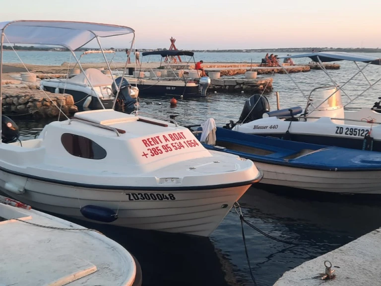 Motorboat rental with or without captain Adria 500m sport Vrsi