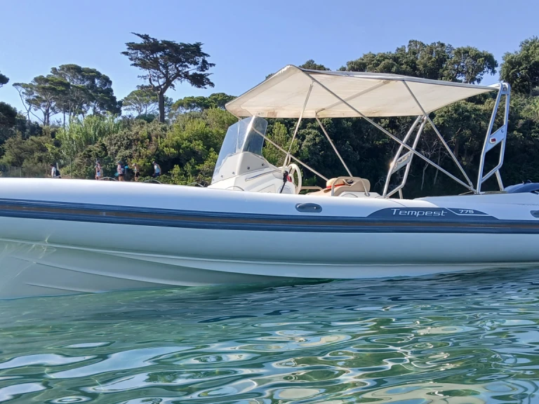 Capelli Capelli 770 Luxe in Hyères on SamBoat