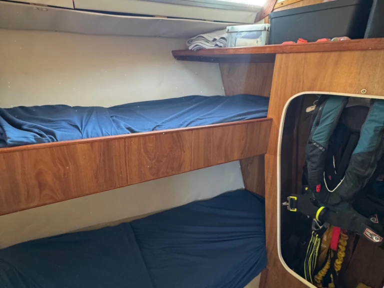 Moody Moody 40 CC in Hyères on SamBoat