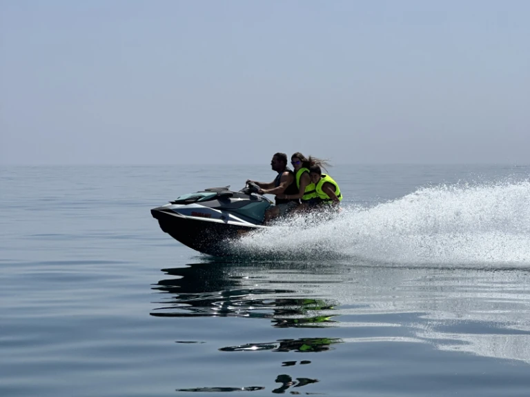 Sea-Doo GTI SE 170 AUDIO charter bareboat or captained in  Cascais