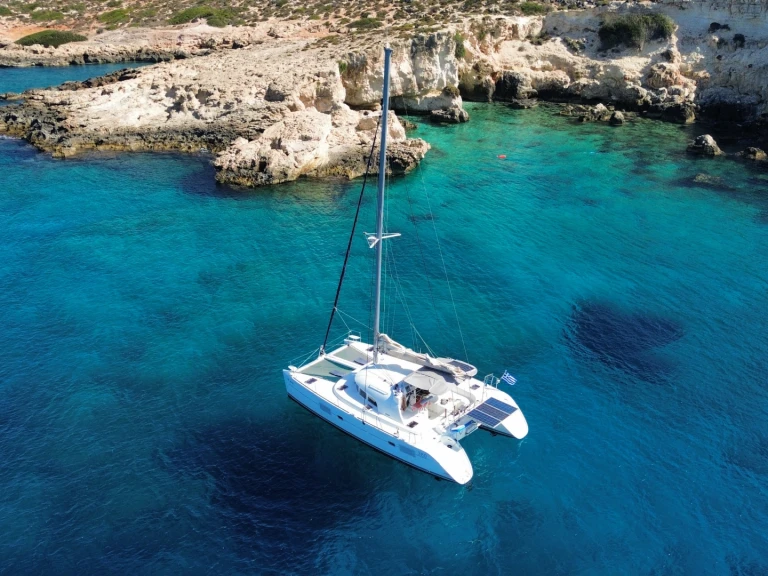 Lagoon Lagoon 380 in Chania on SamBoat