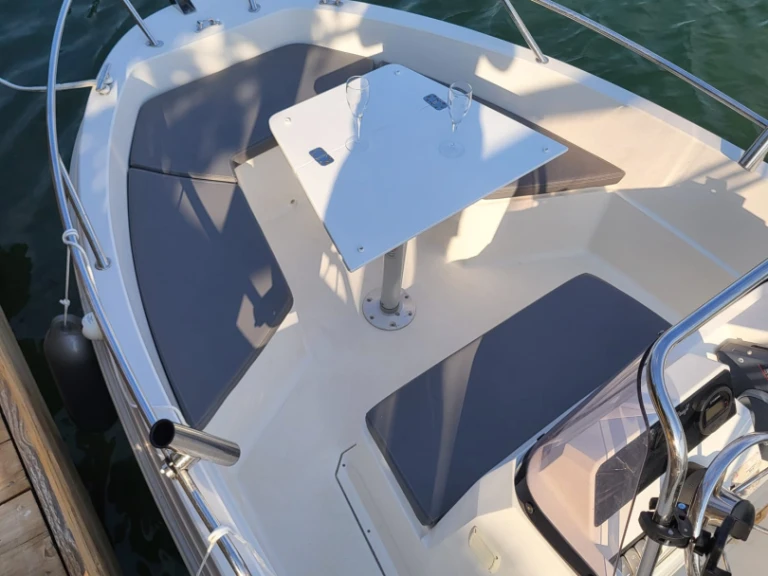Motorboat for rent Palavas-les-Flots at the best price