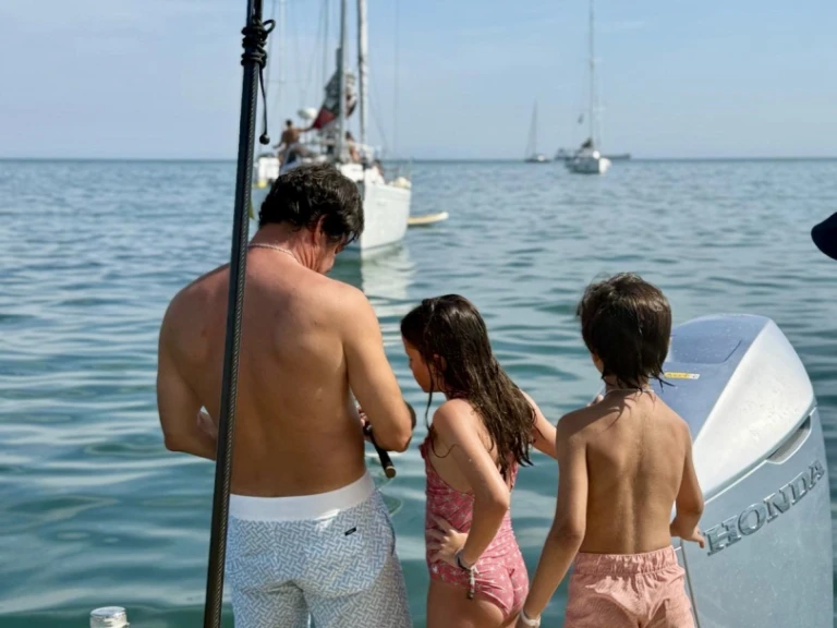 Motorboat for rent Cascais at the best price
