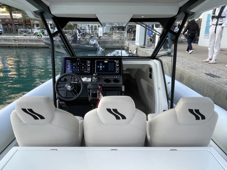 Highfield ADV9 in La Trinité-sur-Mer on SamBoat