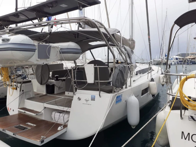 Jeanneau Sun Odyssey 440 in Le Marin on SamBoat