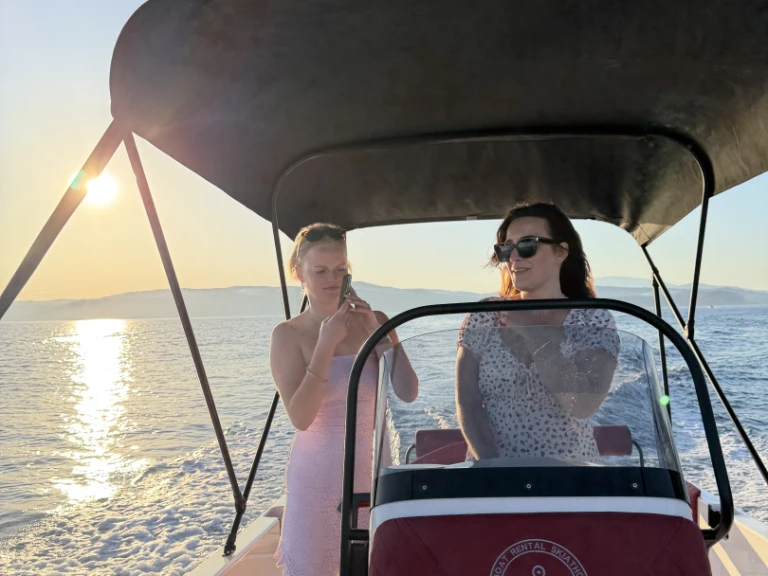Bareboat Rental Motorboat Karel with a boat licence