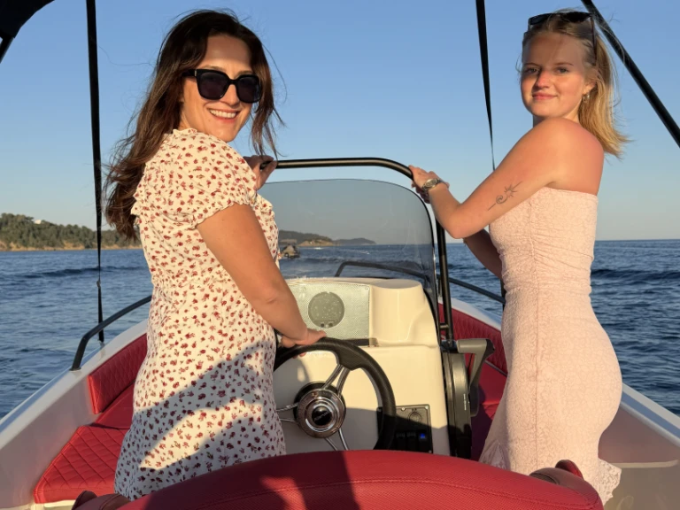 Motorboat for rent Kolios at the best price